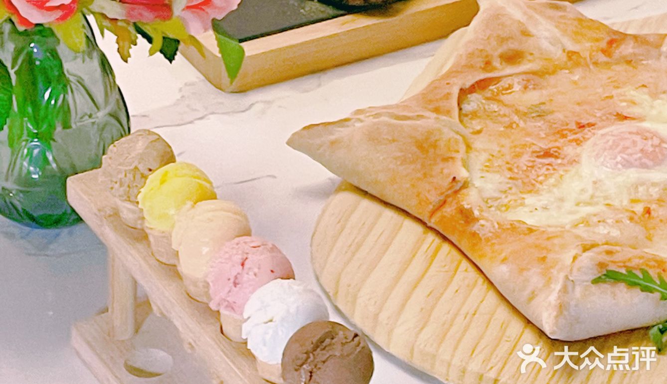 超可爱的冰淇淋🍦一口可以炫六个｜外滩意大利餐🍴  