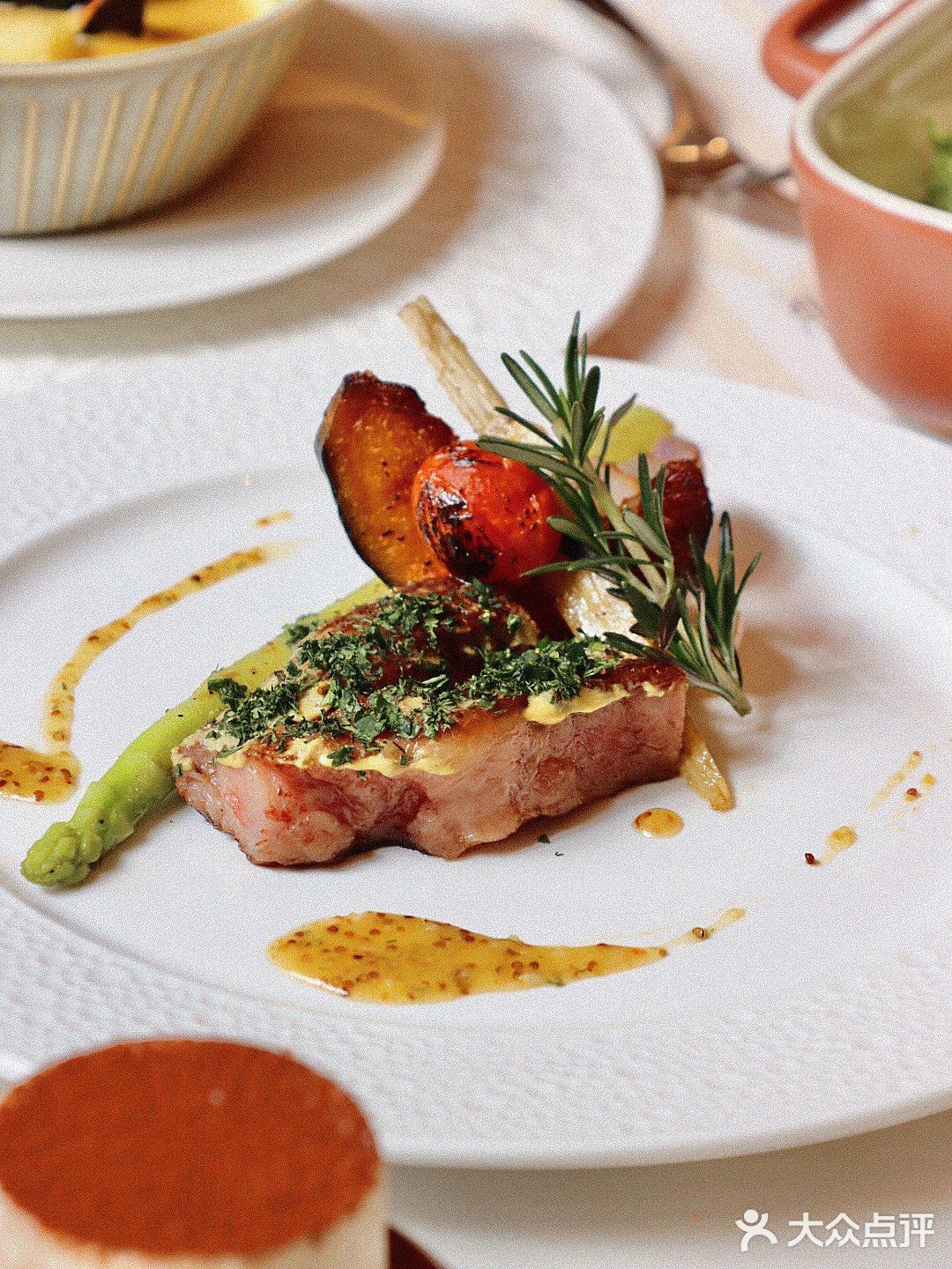 海口西餐🍴特别喜欢坐在阳光洒下的希腊风窗边吃饭