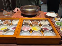 -良米山·云南野生菌过桥米线(上海首店)