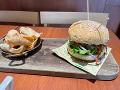 鲜香蘑菇牛肉汉堡-魏斯理汉堡(西安沣东吾悦店)