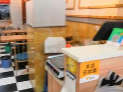 大堂-煮元张脆皮馄饨(申北路店)