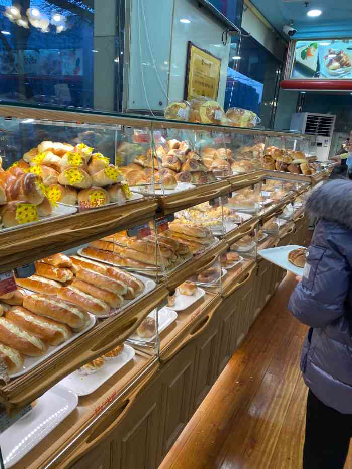 新侨三宝乐面包店(公主坟店)-"想吃奶油蛋糕,一块就行,琢磨了好几天