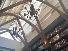 -钟书阁(松江泰晤士小镇店)