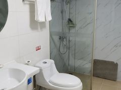 -怡莱精品酒店(苏州新区何山地铁站店)