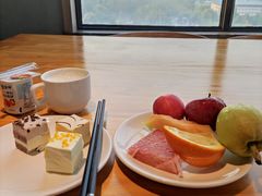 -西安大雁塔科技大学地铁站亚朵酒店