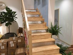 -猫的天空之城概念书店(束河店)