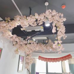 -潮店·虞妃妮轻奢美甲美睫馆