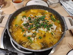 -山城外·非遗酸菜鱼(新都汇融店)