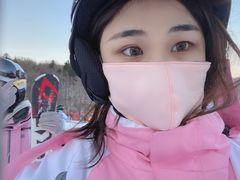 -亚布力新体委滑雪场