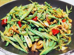 四季豆炝肥肠-老村长•湖北家常菜(南湖店)