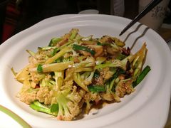 大盆花菜-费大厨辣椒炒肉(万家丽一店)