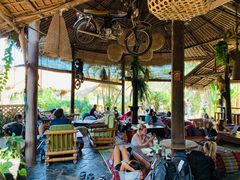 -乌托邦酒吧和餐厅