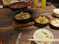 -有红鸡毛店·砂锅菜(抚琴夜市店)