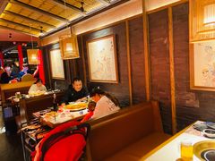 靠窗位-哥老官重庆美蛙鱼头(虹口龙之梦店)