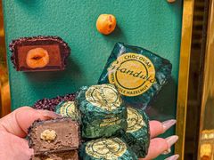 -VENCHI 闻绮(北京国贸商城店)