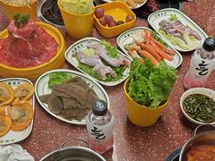 -四囍码头海鲜烧烤自助火锅(外滩南京东路悦荟广场店)