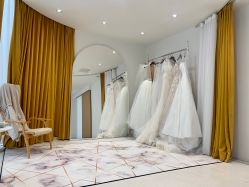 -LaMousse婚纱买手店