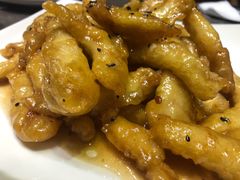 糖醋里脊-闫府私房菜·百年鲁菜(恒隆店)