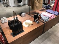 -URBAN REVIVO(西安Momopark店)
