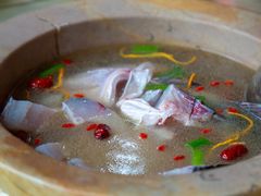 特色石锅鱼-静和鱼庄