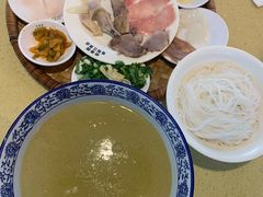 -桥香园云南过桥米线(金马碧鸡店)