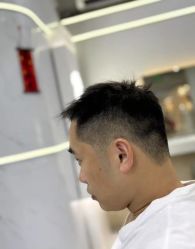 -苏豪路易士·嘉玛发廊