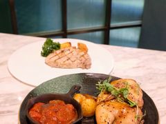 -La Mer Restaurant & Lounge