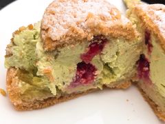 pistachio&nbsp;puff开心果泡芙-Madeleine玛德琳(永平里店)