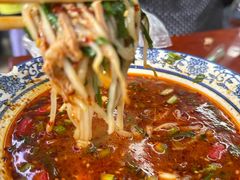 -巍山𤆵肉饵丝