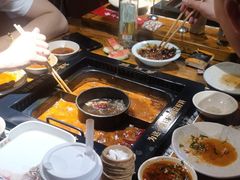 -老牌坊云南鱼豆花火锅(哈西万达店)