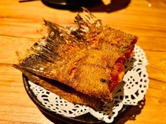 酥炸鸦片鱼尾-阿里家·新疆烤肉酒場 by MIG