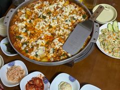 -亲昵春川鸡排(韩国美食街店)