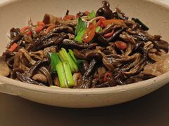 -八府香鸭·啫啫煲(华山路店)