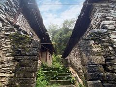 -高荡千年布依古寨旅游景区