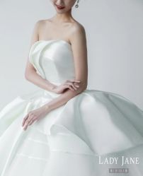 -Lady  Jane高端婚纱礼服馆