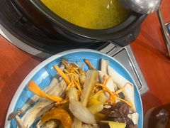 -菌之家·专业纯野生菌火锅·特色炒菌