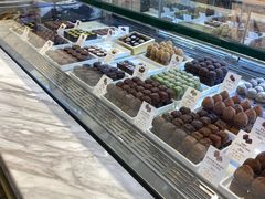 面包甜点陈列柜-GODIVA(汉街店)
