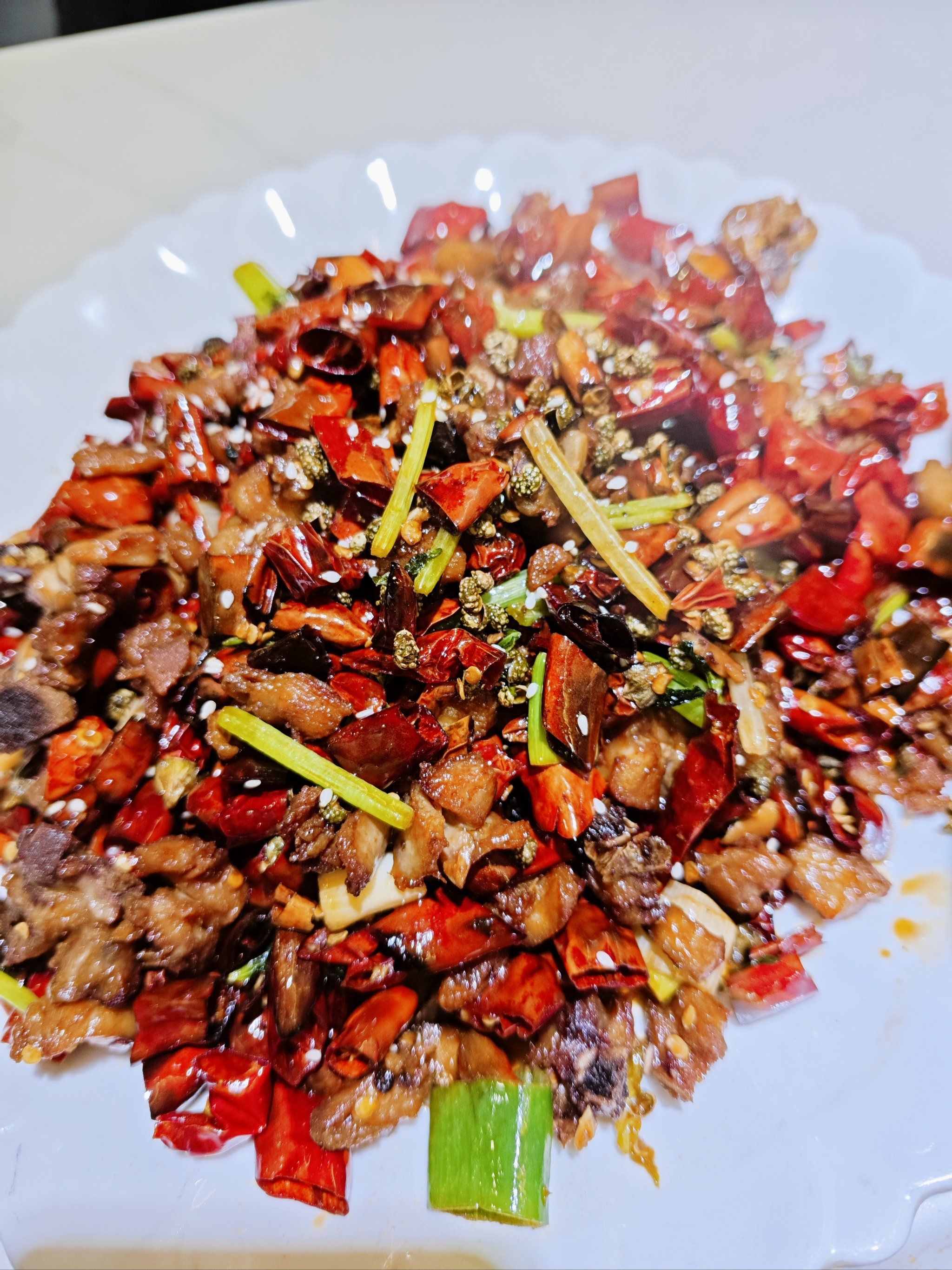 辣椒堆里找鸡吃[色]干煸辣子鸡