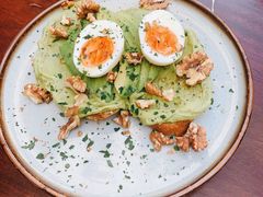 牛油果煮蛋吐司-RAC BAR(安福路店)