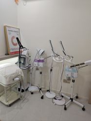 -苗方清颜专业祛痘·皮肤管理