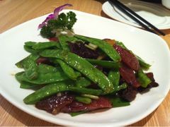 荷兰豆炒腊肉-港东盛宴烧腊至尊