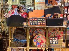-VENCHI 闻绮(广州太古汇店)
