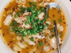 酸汤煮嫩滑鱼片-小大董·烤鸭(王府井apm店)