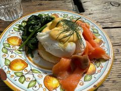 三文鱼班尼迪克-Alimentari早午餐(安福路店)