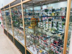 -逝水玩具折扣店