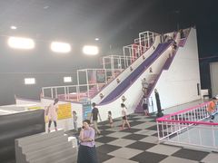 -嘿哟动霸CHUA·新潮玩运动娱乐中心·蹦床滑冰团建乐园