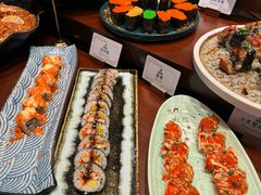 -雍容荟帝王蟹活龙虾展台自助(IFS黑金店)