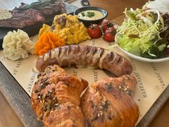 -Mark&Mars Restaurant