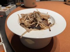 -左庭右院鲜牛肉火锅黑金店(陆家嘴中心店)