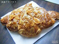 杏仁羊角-西点坊(浦东香格里拉店)